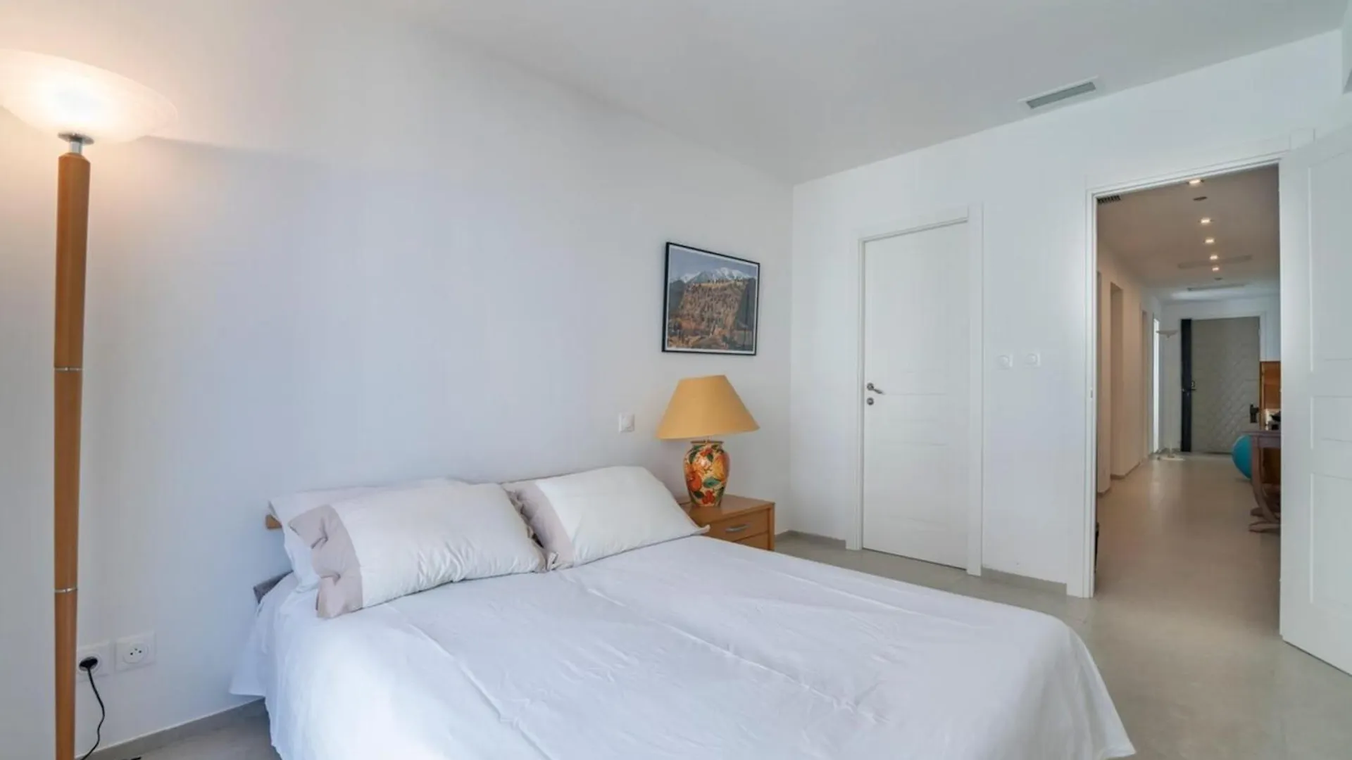 Very Nice 3 Bedrooms Apartment In The Heart Of Downtown Cannes 0*,